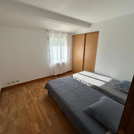 Grande Maison De 4 Holiday home Bezons
